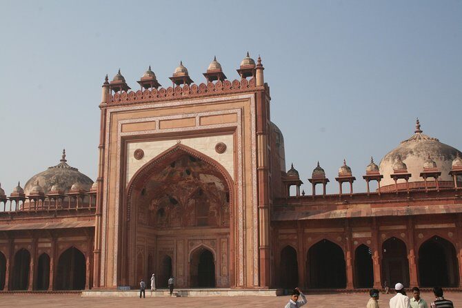 Affordable transfer from Agra to Jaipur via Fatehpur Sikri - The driver matters more than you think