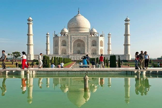 Affordable transfer from Agra to Lucknow - Optional stops for photos, nature breaks, and food
