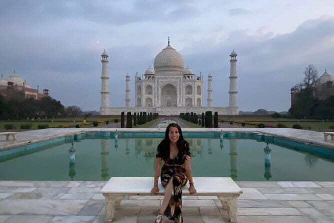 Agra: Fast-Track Taj Mahal Entry Ticket + Optional Guided Tour - Photo time, shoe rules, and how to plan your pace