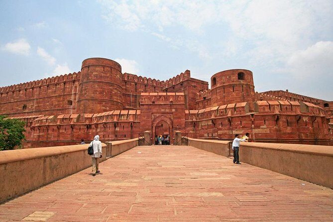 Agra Half-Day Tour of Taj Mahal and Agra Fort by Car - Key things you’ll notice right away