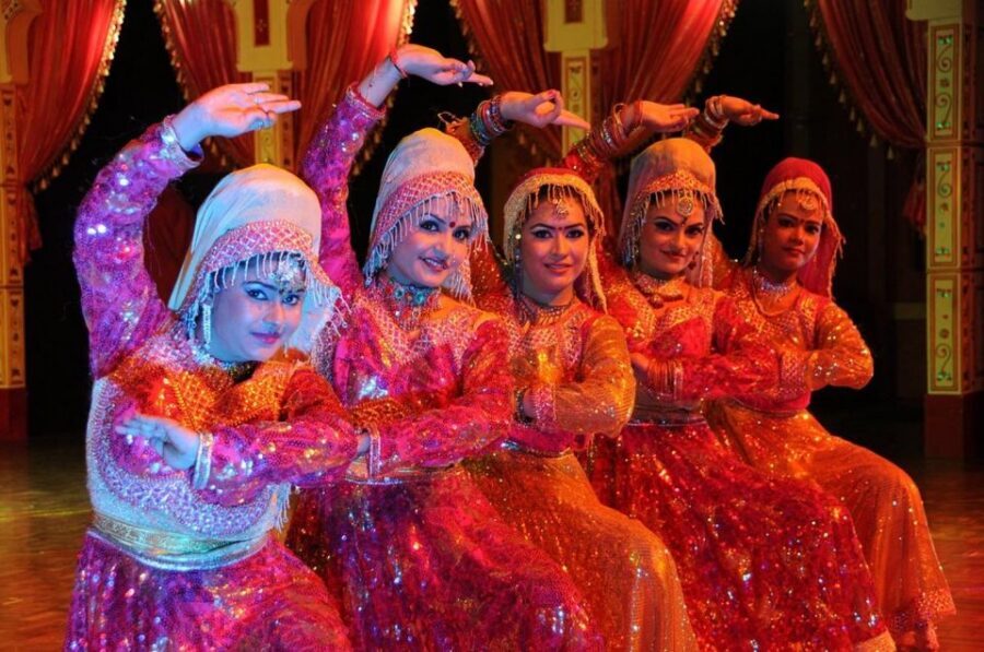 Agra: Mohabbat the Taj show tickets and agra transfers - Seats, cameras, and what to bring for a smooth night