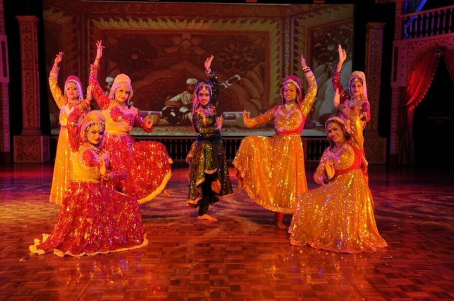 Agra: Mohabbat the Taj show tickets and agra transfers - Getting to Kalakriti Cultural and Convention Center without the hassle