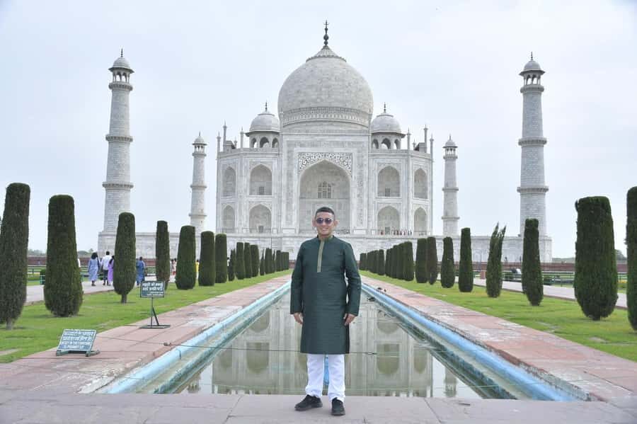 Agra: Premier Tour of Taj Mahal & Agra Fort All Inclusive - Taj Mahal express entry: where your time goes (and where it doesn’t)