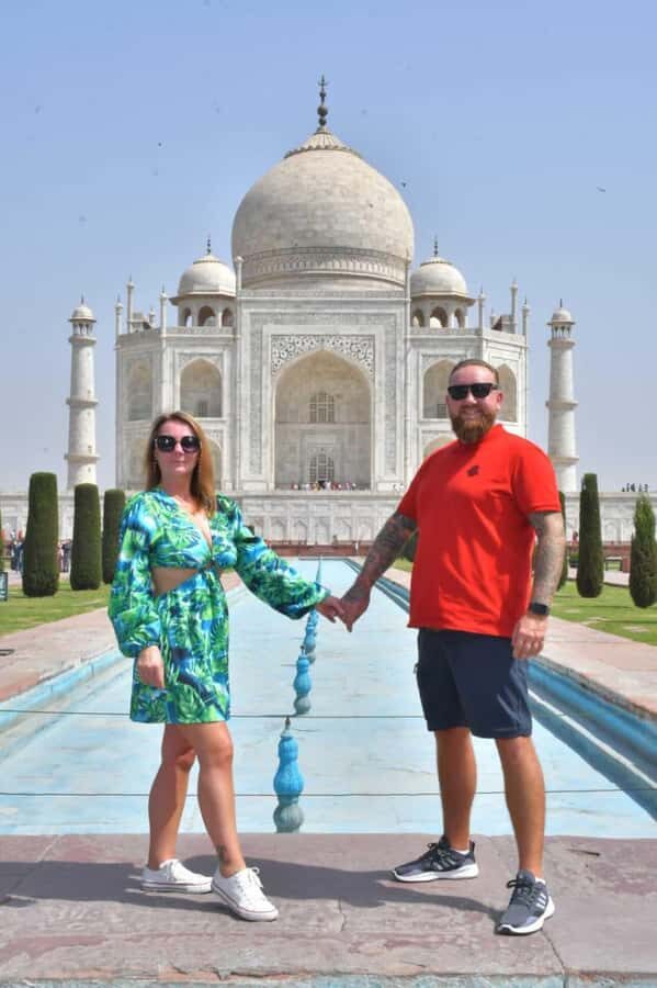 Agra: Premier Tour of Taj Mahal & Agra Fort All Inclusive - Local bazaar time and the art-shop reality check