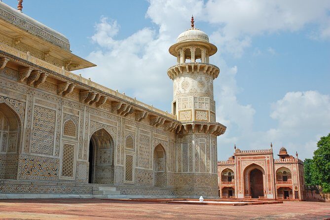 Agra Private City Tour: Customize your own - Agra Fort (1 hour): the walled-city feeling most people miss
