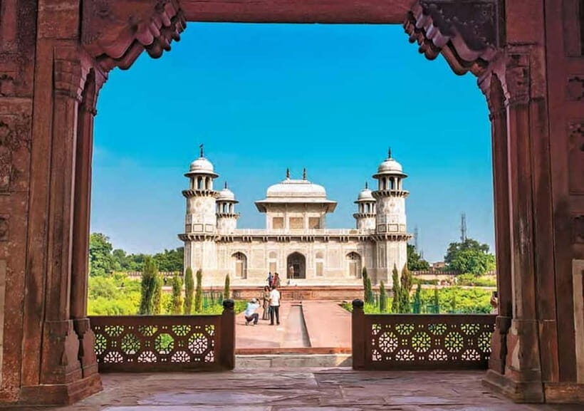 Agra: Private Tour Guide in Agra full-day - Meeting at Radisson Agra and Getting to the Taj Calmly