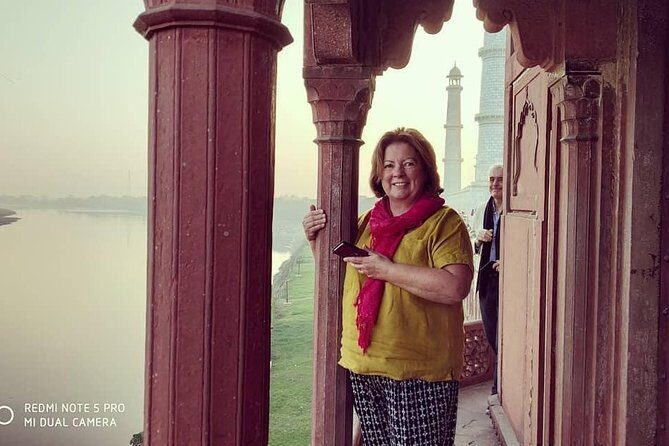 Agra Sightseeing & Shopping Tour by Private Car with Guide - Agra Fort: palaces, scale, and why one hour feels short