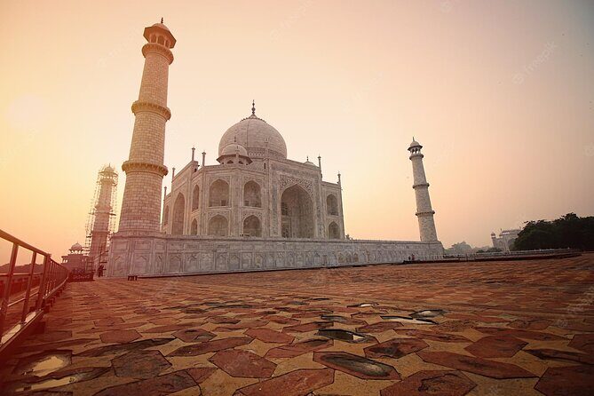 Agra: Skip The Line Sunrise Taj Mahal Private Guided Day Trip - Agra Fort with a guide: how to avoid the cookie-cutter fort experience