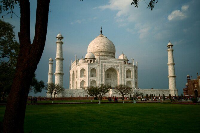 Agra: Skip the Line Taj Mahal and Agra Fort Private Day Tour - Price and value: what $5 per person really buys