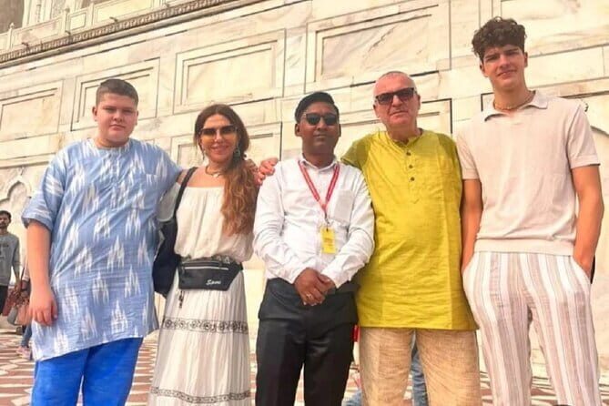 Agra: Skip-the-Line Taj Mahal and Agra Fort Tour - All Inclusive - The 6-hour flow: pickup, monuments, and return without the scramble