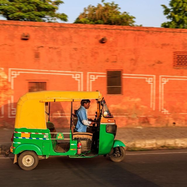Agra: Skip The Line Taj Mahal Tour With Optional Tuk Tuk - The 1-Hour Break in Agra: Walk, Food Tasting, and Passing Sights