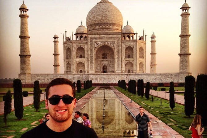 Agra: Taj Mahal and Agra Fort Private Guided Half-Day Trip - Sunrise vs daytime: how the schedule affects your day