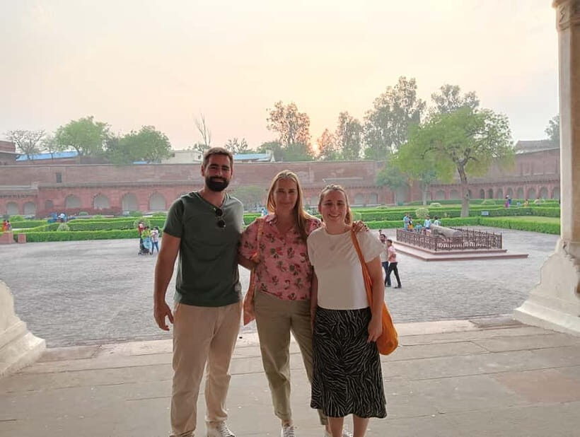 Agra: Taj Mahal and Agra Fort Private Tour with Lunch - Breakfast and Lunch: How Food Fits Into the Schedule