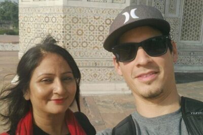 Agra Taj Mahal and Mausoleum Tour with Guide - Meeting up: pickup, visitor hotel rendezvous, and mobile tickets