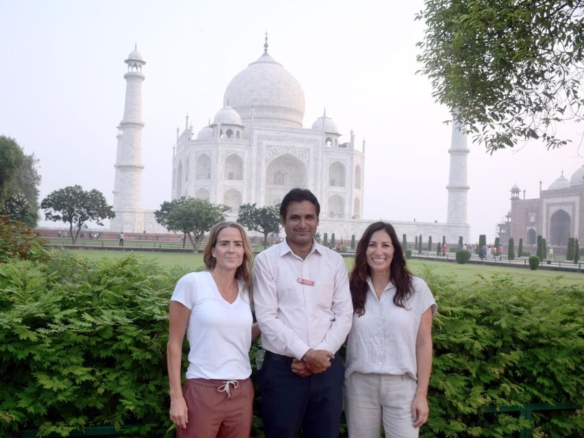 Agra: Taj Mahal & Mausoleum Skip-the-Line Tour with Options - Agra Fort add-on: the one-hour photo stop that changes the story