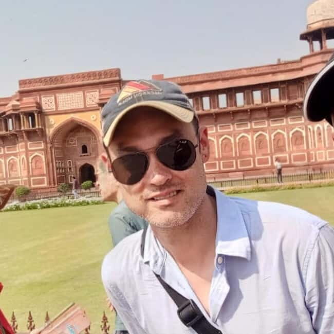 Agra : Taj Mahal tour with guide - Skip-the-line plus real pickup: how this tour saves your energy