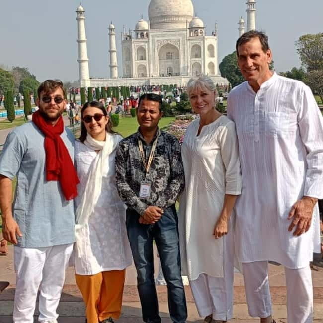 Agra : Taj Mahal tour with guide - When to go: timing choices and how to stay sane