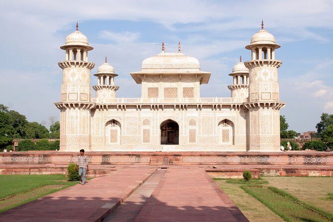 Approved Tour Guide in Agra for Full Day Sightseeing - How the 5-hour pace and pickup actually feel in Agra