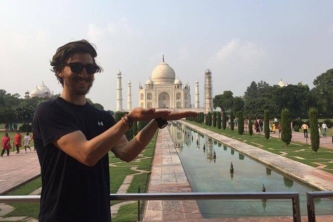 Approved Tour Guide in Agra for Full Day Sightseeing - Taj Mahal: your 2-hour plan for better photos and clearer meaning