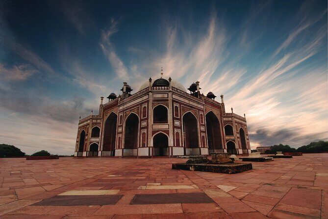 Delhi: Old and New Delhi Guided Private Tour - Chandni Chowk by rickshaw: Old Delhi at eye level
