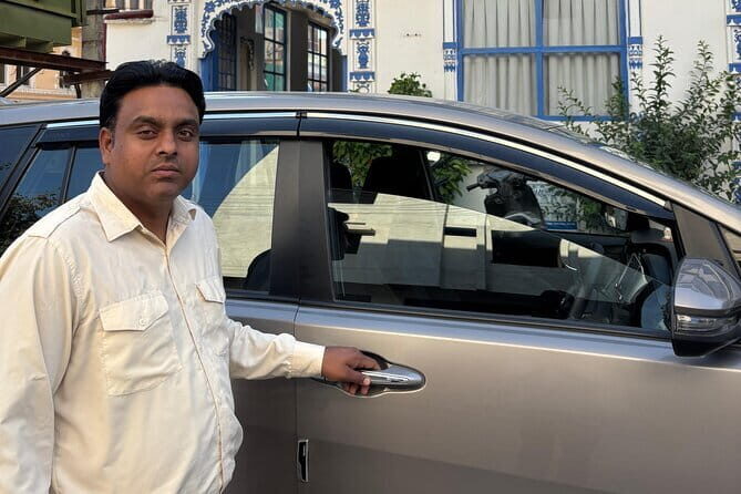 From Agra: Private one way Transfers Cab To Delhi drop - Price and value: why this $29.71 per person can beat chaotic taxi math