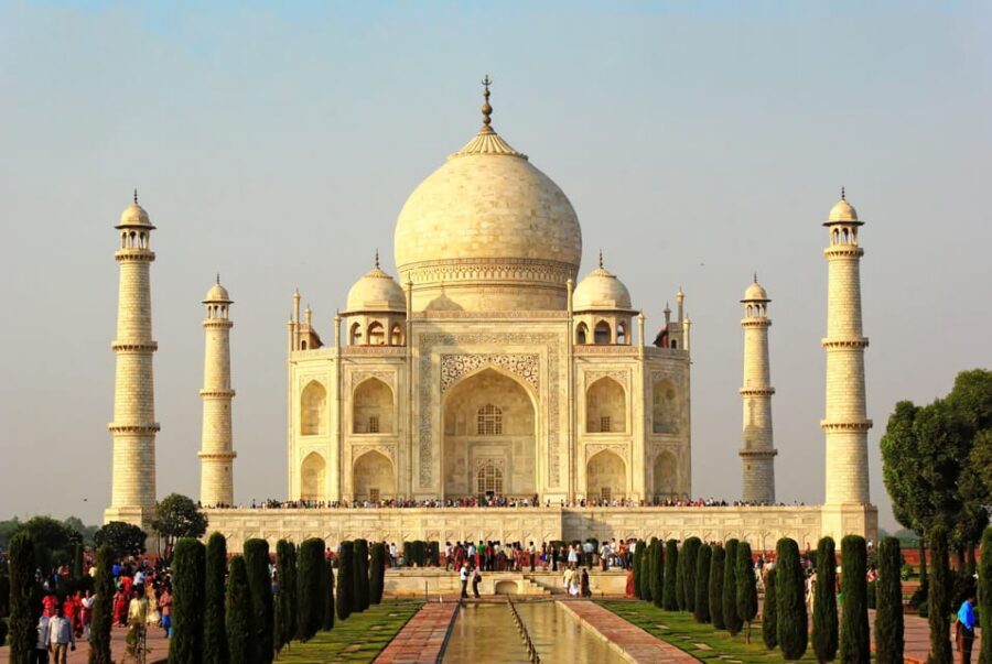 From Delhi/Agra: Taj Mahal Tour with Rental Saree Experience - A 3-hour guided circuit: marble details and photo strategy