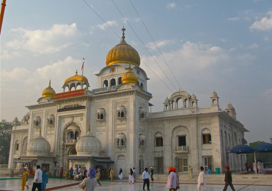 From Delhi: All Inclusive Old & New Delhi Tour With Option - Old Delhi’s heart: Jama Masjid and the rickshaw photo run