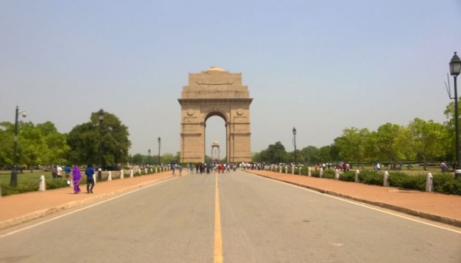 From Delhi: All Inclusive Old & New Delhi Tour With Option - The in-between stops: Raj Ghat and a lunch window