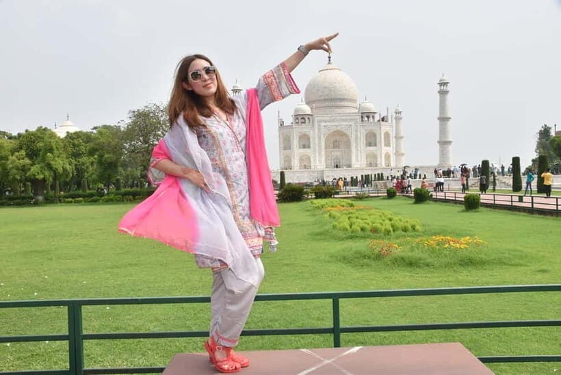 From Delhi: All Inclusive- Taj Mahal Tour by Express Train - Taj Mahal first: how to make two hours count