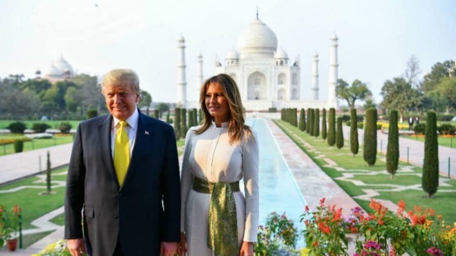 From Delhi: Deluxe Taj Mahal and Agra tour with Luxury Cars - Taj Mahal with separate VIP entrance: what you gain besides speed