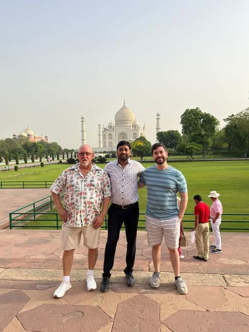 From Delhi: One Day Trip To Taj Mahal, Agra Fort & Baby Taj - Agra Fort With a Focused Hour-Long Guided Tour