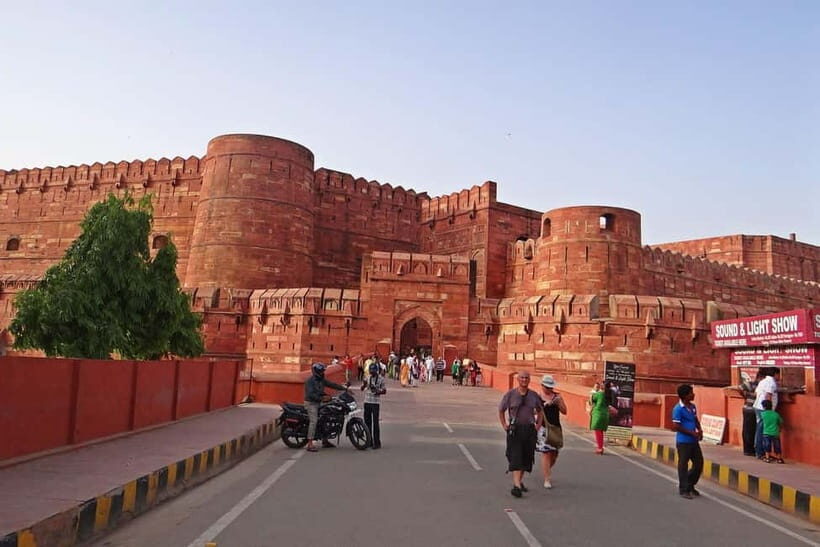From Delhi: Sunrise Taj Mahal Tour To Agra - Breakfast at a 5-star spot and the small comfort wins