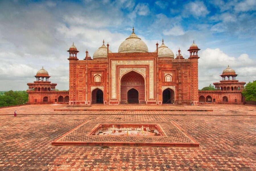 From Delhi: Taj Mahal Sunrise & Agra Fort Guided Day Trip - Your guide at the Taj: stories, photo help, and breathing room