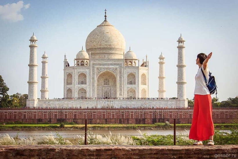 From Delhi: Taj Mahal Sunrise & Agra Fort Guided Day Trip - Choosing the right option: guide-only vs transport vs all-inclusive
