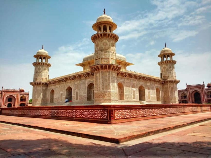 From Delhi:Overnight Taj Mahal Tour by Car with 5-Star Hotel - Fatehpur Sikri: the ghost city stop that changes the vibe