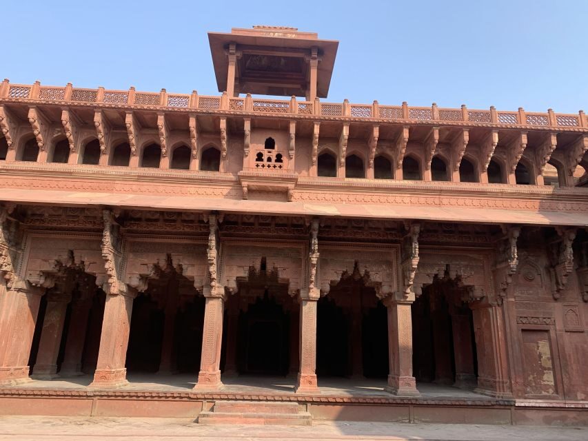 From New Delhi : Tajmahal Tour by Train All Inclusive - Taj Mahal with a private guide and photo help