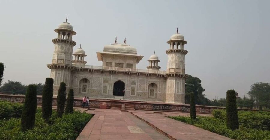 From Rishikesh: 2 Days Taj Mahal Agra Tour - Taj Mahal at dawn: the quiet payoff most people miss