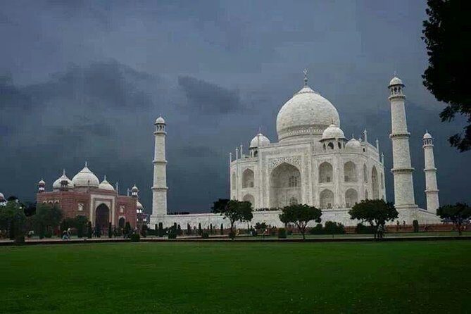 Full-Day City Tour of Agra visit The Taj Mahal, Agra Fort & Fatehpur Sikri - Fatehpur Sikri’s “ghost town” feeling, plus more golf carts