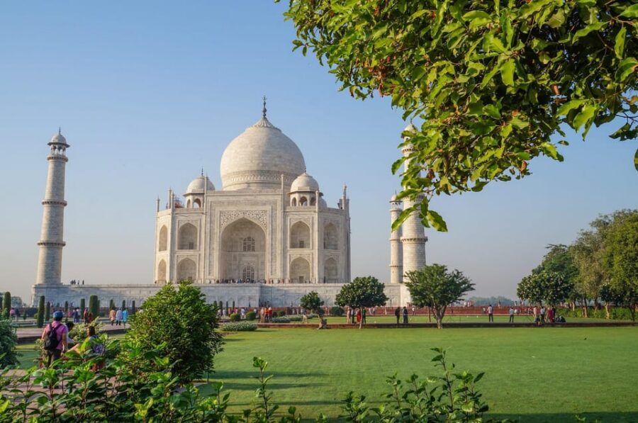 Gurgaon: Private Taj Mahal Day Tour from Gurgaon/Gurugram - Lunch in Agra plus shopping time that actually fits