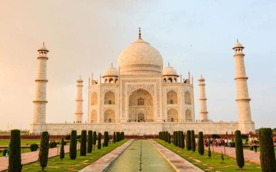 Mumbai to Agra Taj Mahal Tour: Same-Day or Multi-Day - Lunch at a 5-star hotel: not a gimmick, just real recovery time