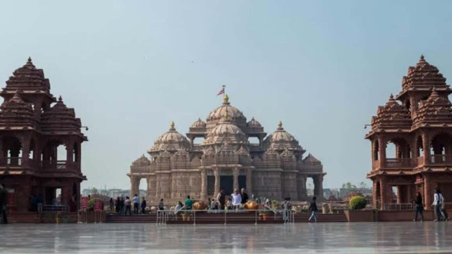 New Delhi: Akshardham Temple Tour with Water and Light Show - Old Delhi Stops: Jama Masjid and Chandni Chowk With a Guide’s Time