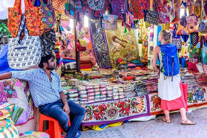 Private Old Delhi Walking And Tasting Guided Tour - Group size and pacing: what the max number means