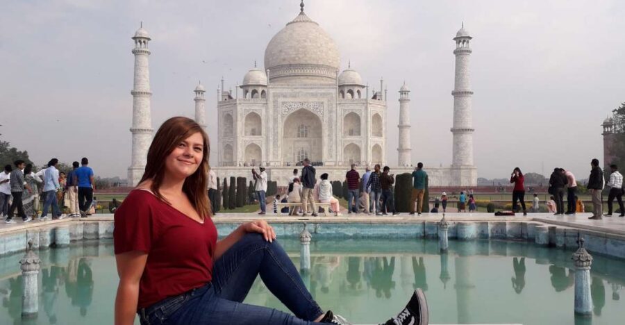 Same Day Incredible Taj Mahal Tour From Jaipur By Car - The Friday closure issue: plan dates around the Taj