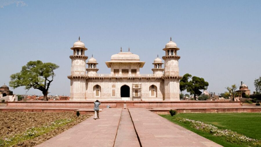 Taj Mahal Sunrise & Agra Fort Tour with Fatehpur Sikri - What to bring (and what to leave behind)