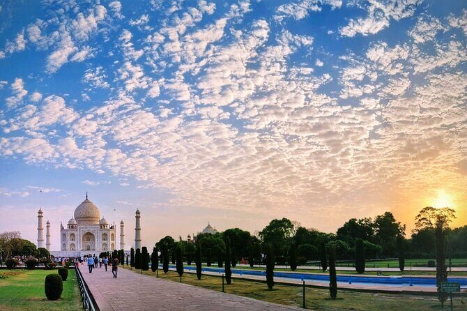 Taj Mahal Sunrise Tour - Before you enter: the rules that keep your morning smooth