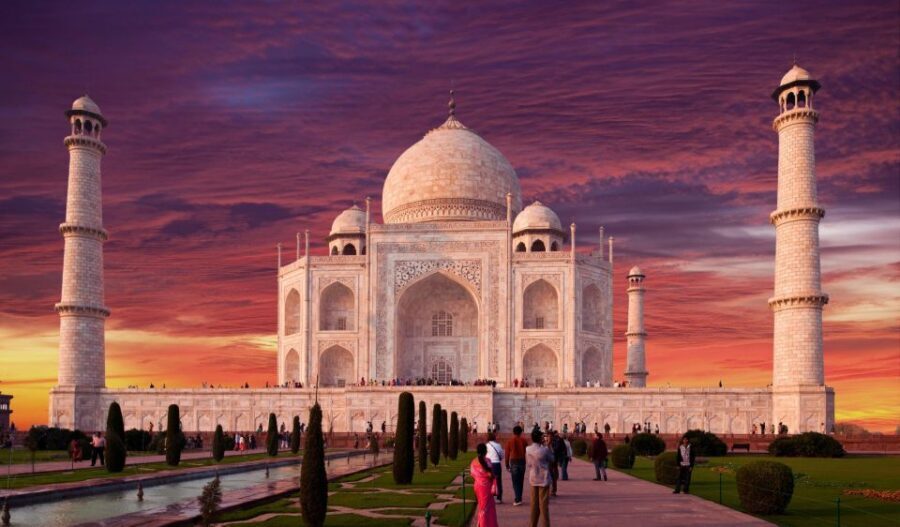 Taj Mahal Sunset View or Morning View Tour with Hotel Pickup - Agra shopping with a guide: how to buy and still keep your head