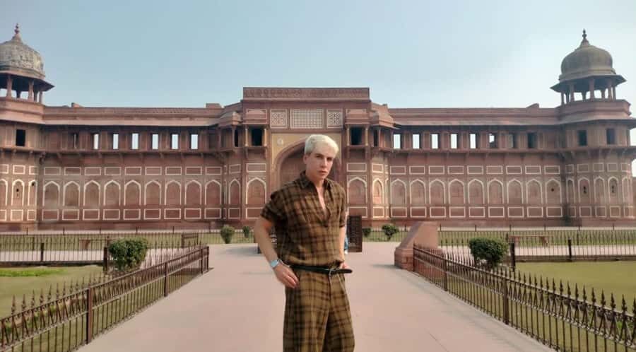 Taj Mahal Tour Fast-Track Entry with Tickets - Guided Taj Mahal Walkthrough With Mughal Stories