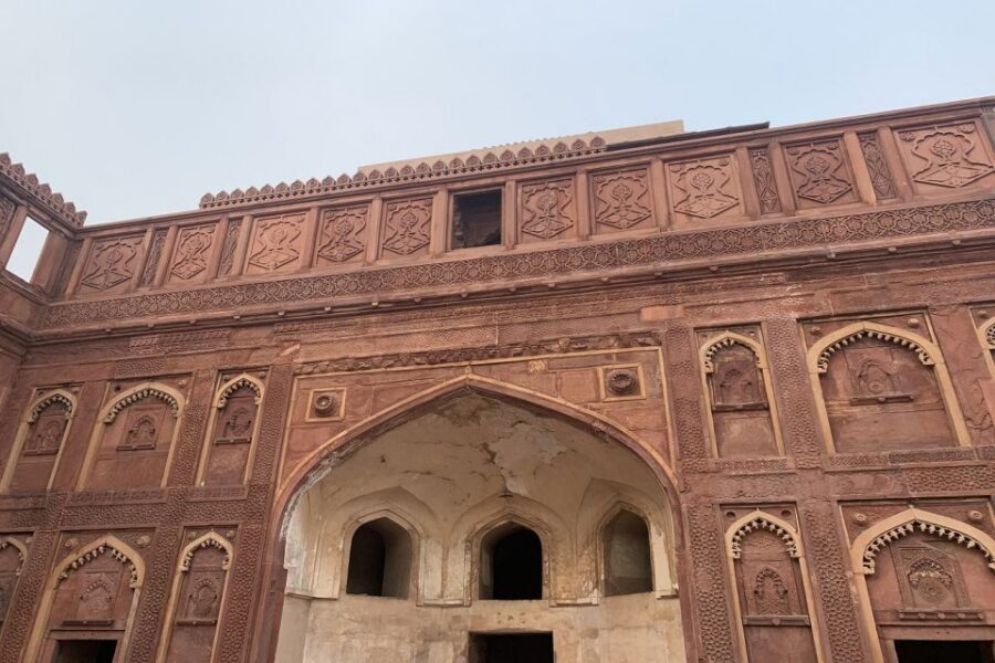 Tajmahal With Mausoleum Skip The Line Ticket With Guide - Why a Skip-the-Line Entrance Matters at the Taj Mahal